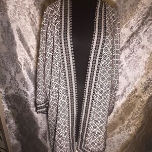 Max Studio Black and White Geometric Long Kimono Cardigan